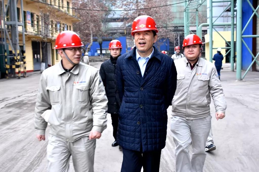 鞍钢集团总经理戴志浩在攀长特调研时强调:加强核心能力建设 向改革要