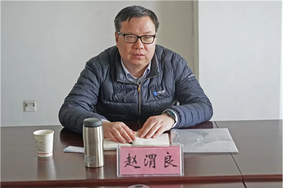 生产副总陈科晓,中板厂厂长房彦琴,财务部长裴艳梅,烘熔销售部靳晓亮